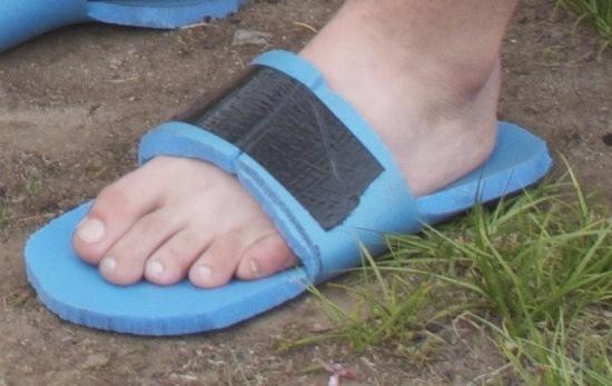 children's nike flip flops